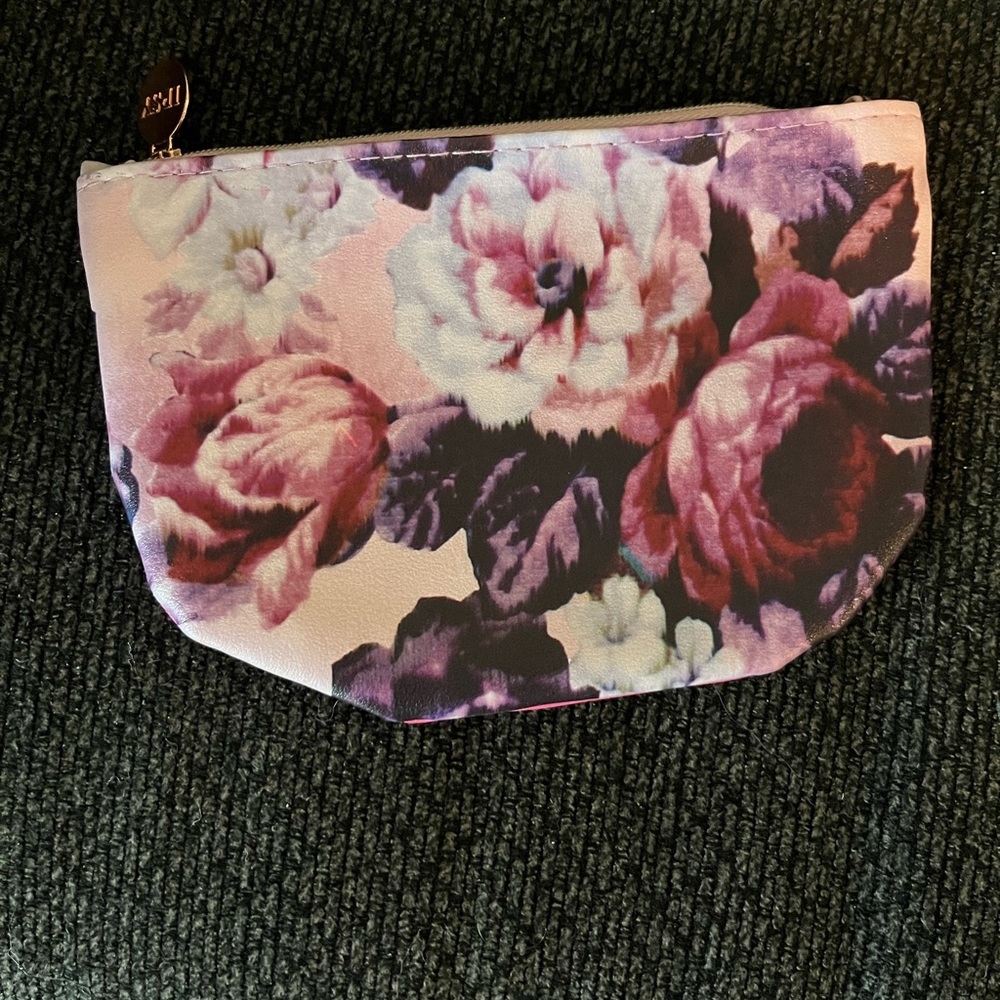 Ipsy makeup bag
